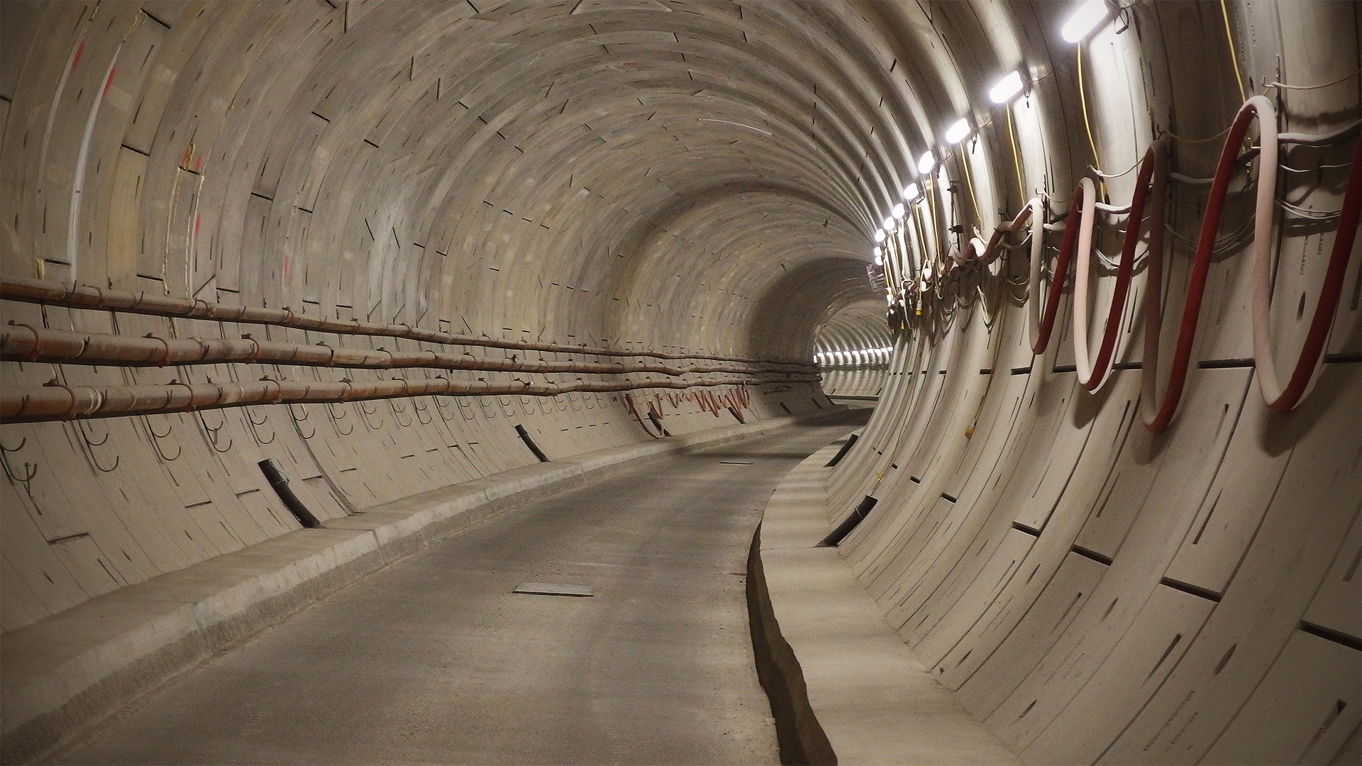 A new tunnel weaves backwards and forwards